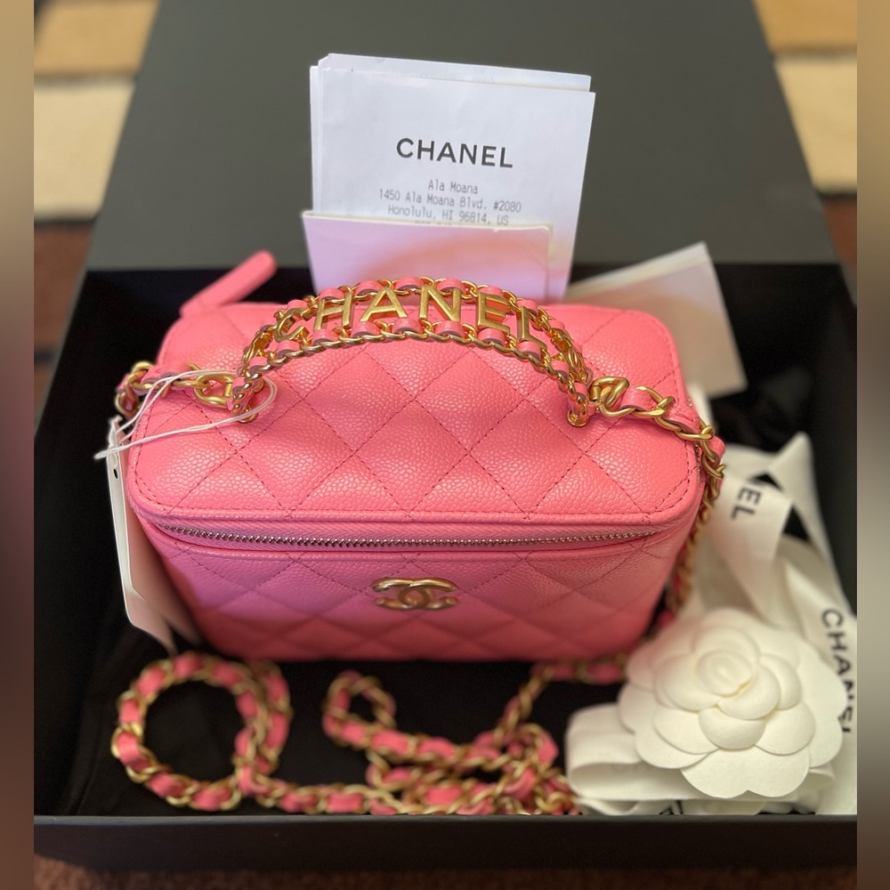 RARE Chanel Vanity Top handle 💕